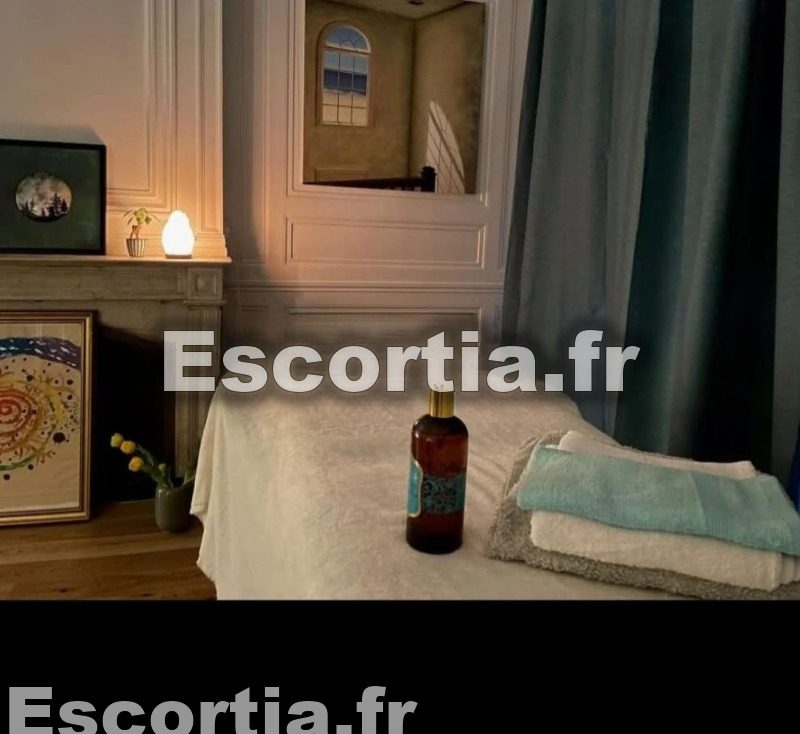 Mature masseuse domination escort Annecy