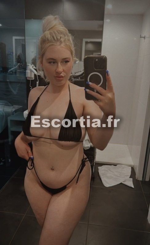 Hermine.outcall photo 5