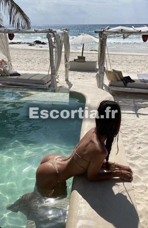 Mya Depla escort Lyon