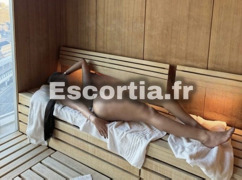Ornella deplacement escort La Roche-sur-yon