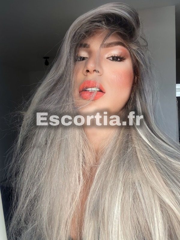 22 REEL BRUNA GOMES photo 2