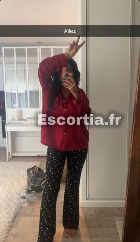 Laure escort Metz