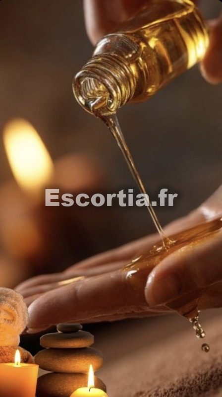 LISE MASSAGE TANTRIQUE escort La Ciotat