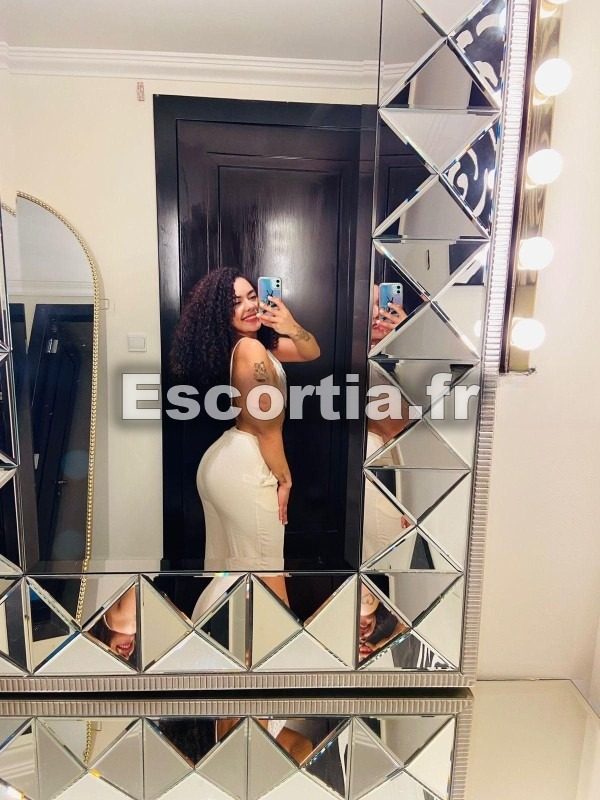 Paty escort Hendaye