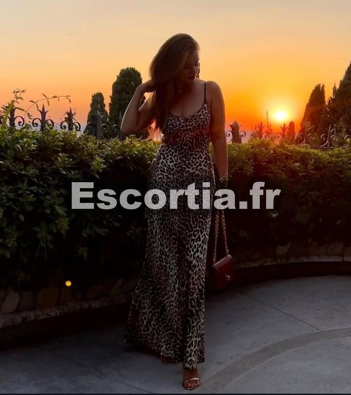 Miraslava escort La Rochelle