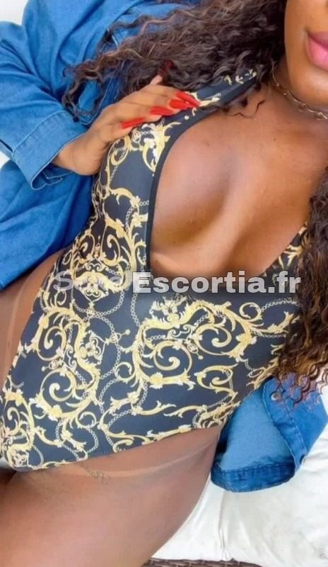 Clara massagem photo 3