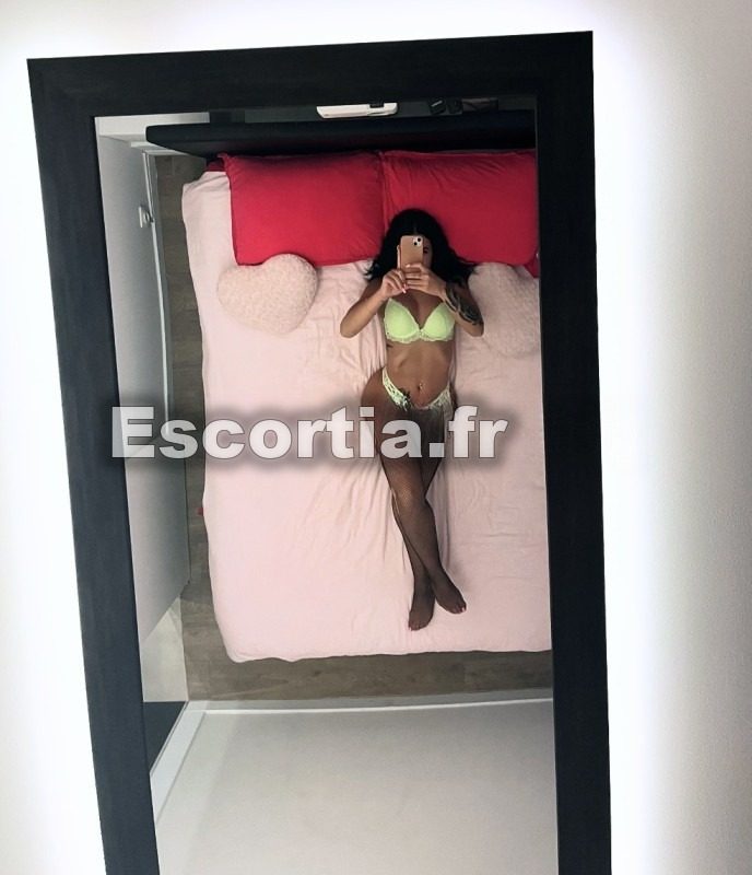 Lola grr escort Avignon
