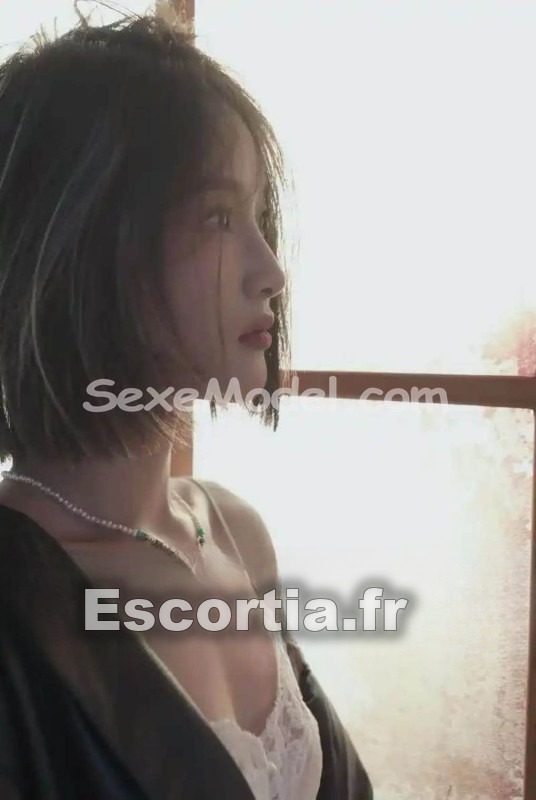 Ling11 escort Paris