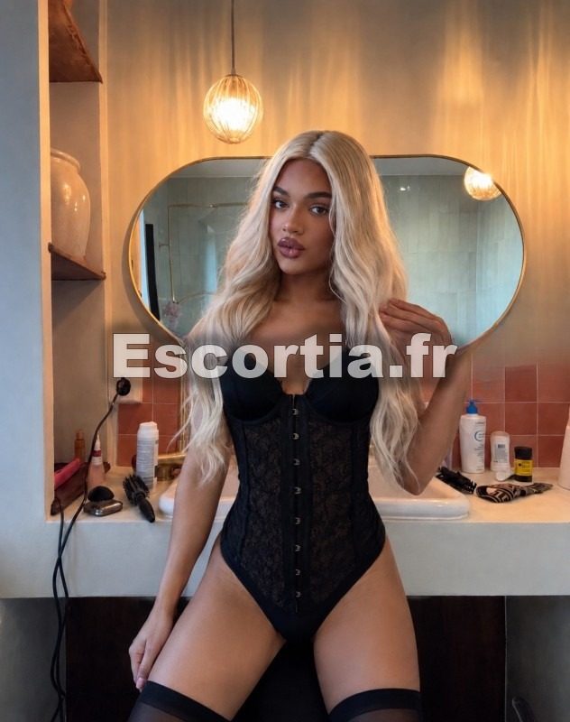 Jeune trans chaud escort Aix-les-bains