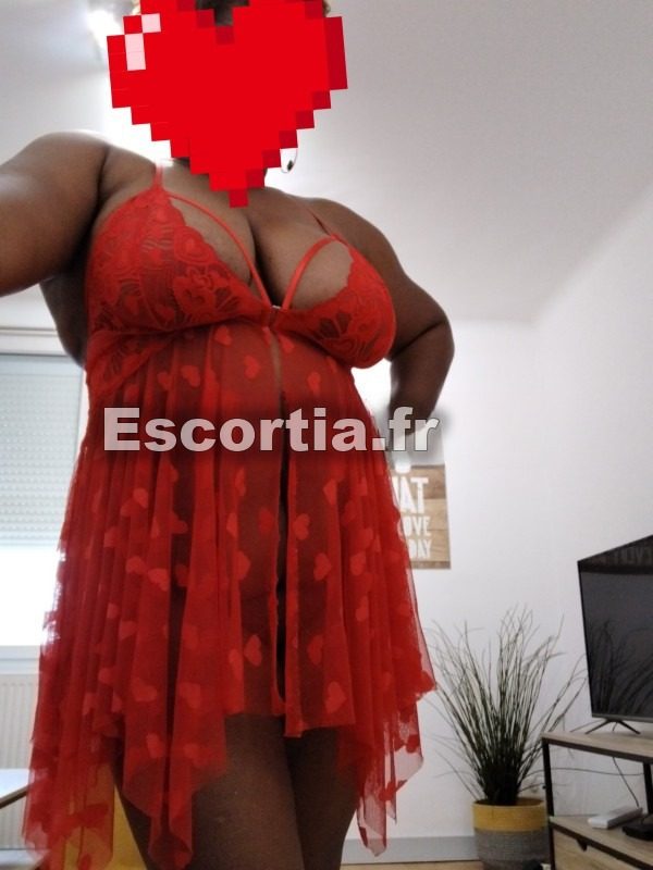 Athena44 escort Saint-nazaire