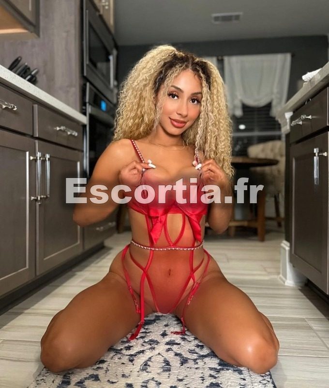 LUNA escort Cannes