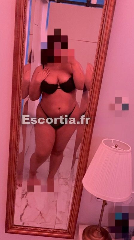 Kenzaa recois escort Marseille