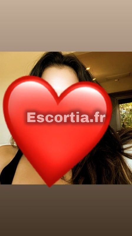 Wyyldeso escort Riom