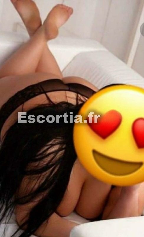 Sokaina oriantal escort Saint-Denis