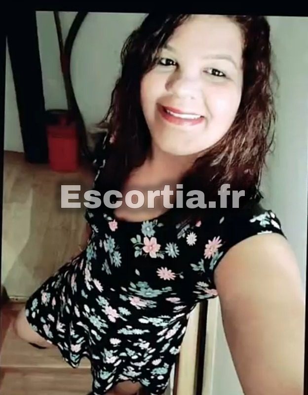 Michalove escort Massy
