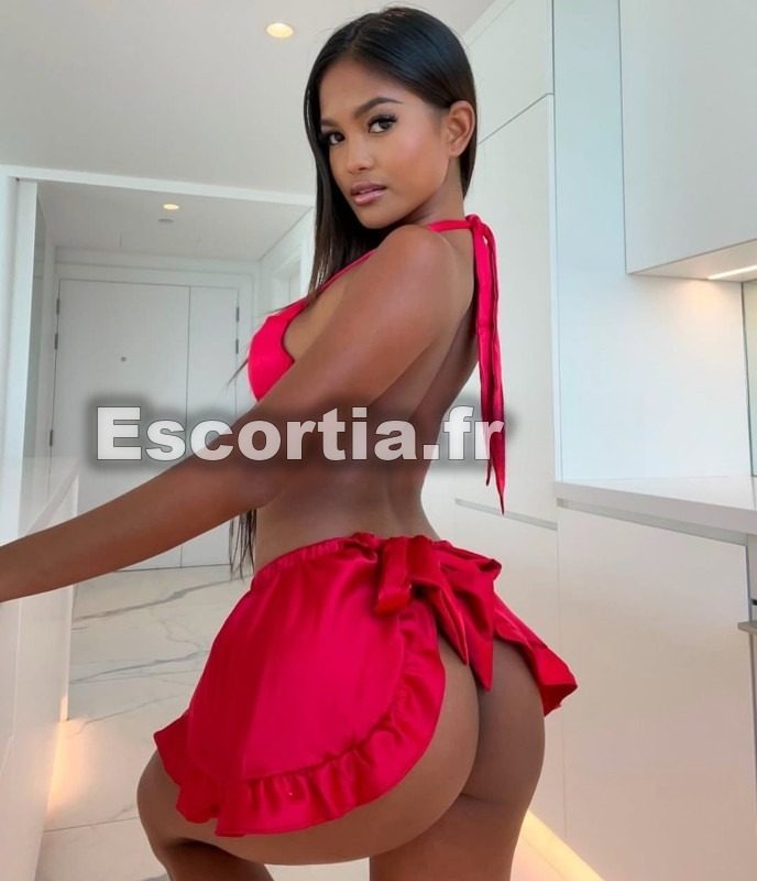 LIA escort Versailles