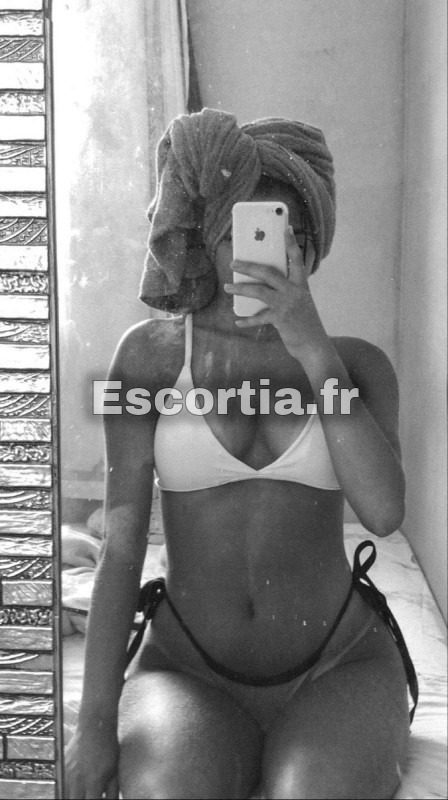 Latina delixoux escort Le Mans