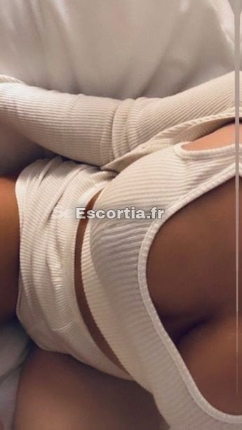 Belle caliente photo 2