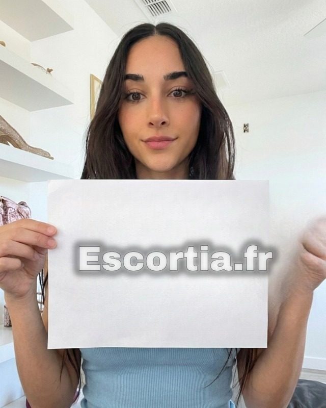 Michela Rlou escort Saint-priest