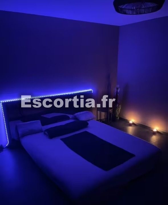 EMMY masseuse tantrique photo 4