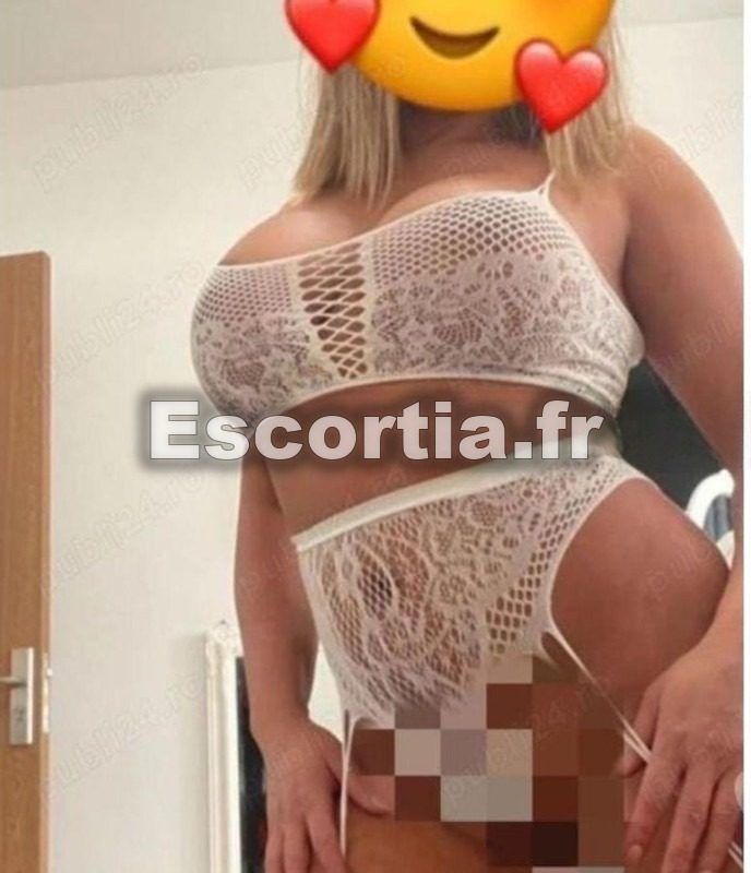 Blond Exotic photo 2