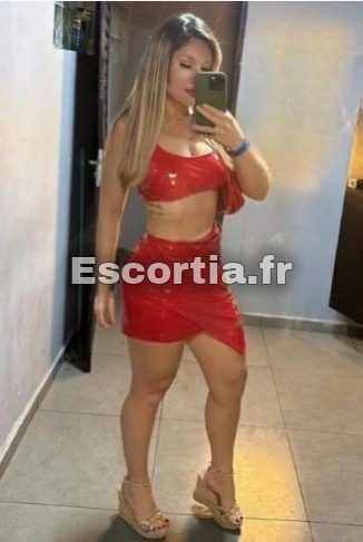 Amanda escort Saintes