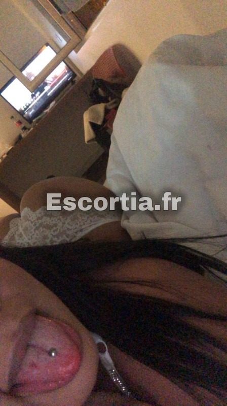 Carmela.chienne escort Cannes
