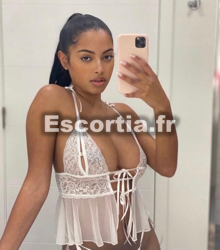 Ambar escort Fréjus