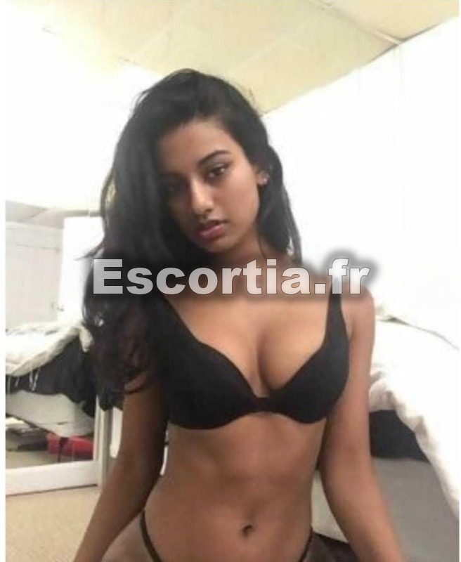 Amaya escort Alès