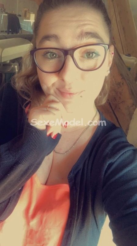 AYLEE M photo 4
