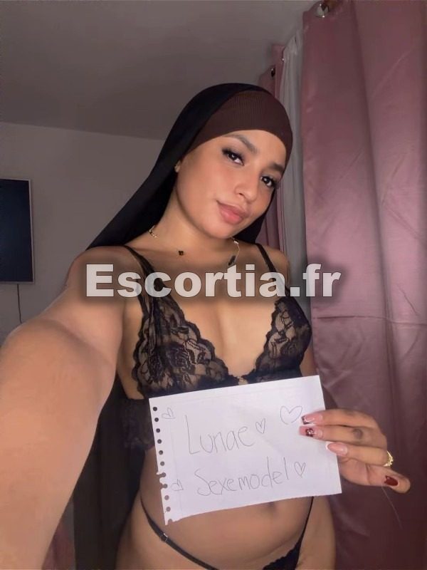 Lunae escort Lille