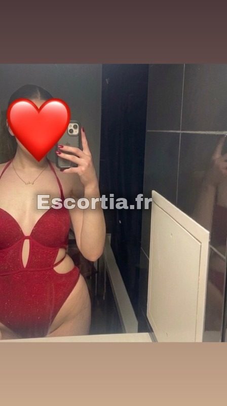 Linaa.92 nanterre escort Nanterre