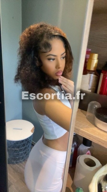 Lyah escrt44 escort Paris