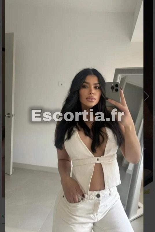 Massage tantrique boby boby escort Ajaccio