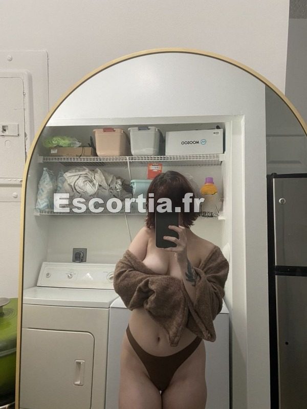 Femme fontaine escort Crezancy