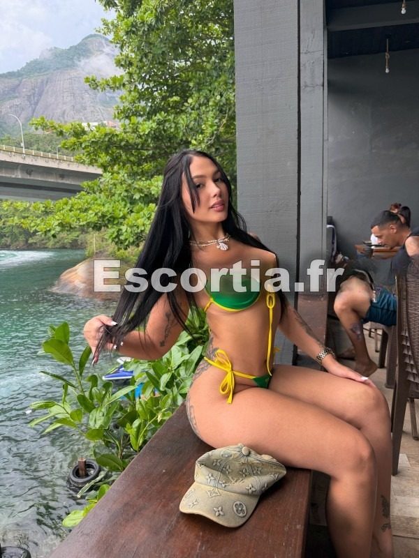 BellaBrasillian photo 2