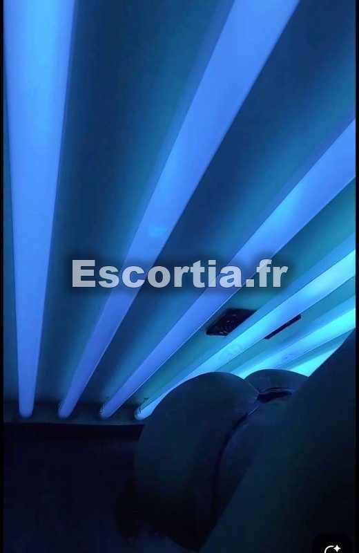 Claradnm recois escort Amiens
