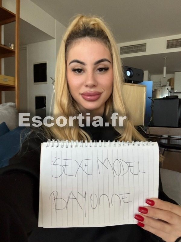 kellyzz escort Bayonne