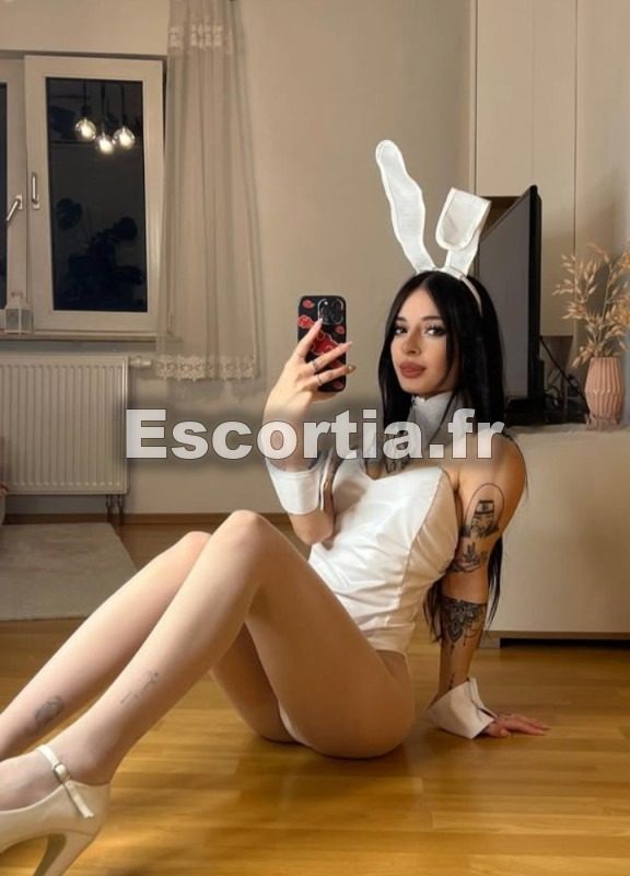 Estephany photo 4