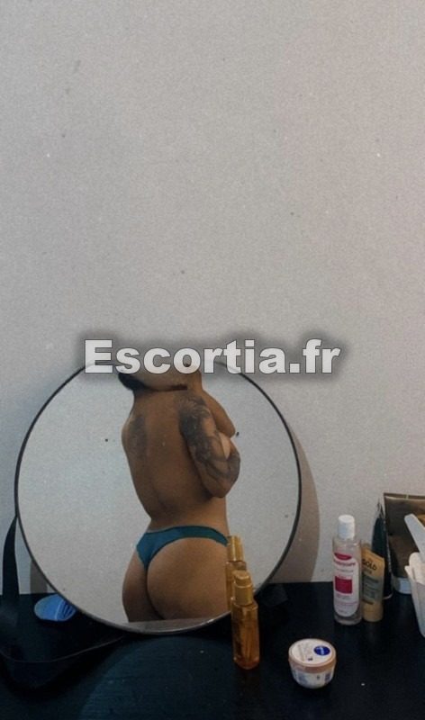 Elisa GFE photo 3