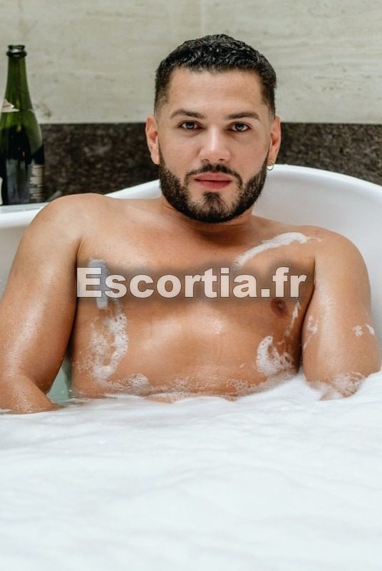 Massage tantric relaxant escort Cassis