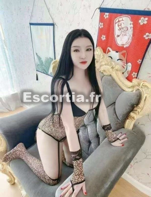 YunLan escort Grenoble
