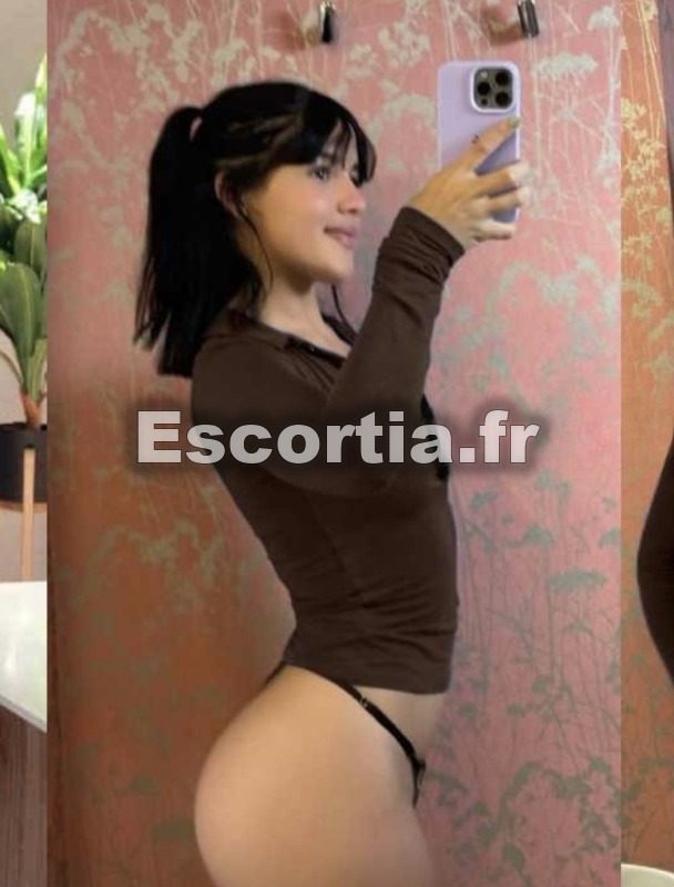 Camile photo 4