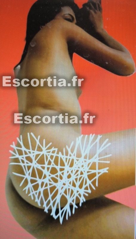 laurine94 escort Maisons-alfort