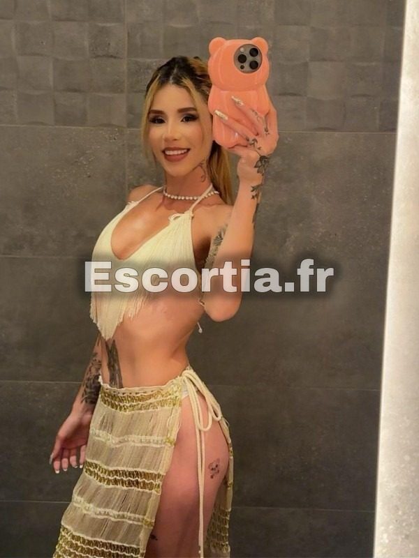 Sara escort Cannes