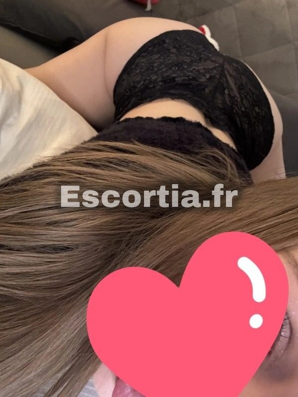 Sarah Duo escort Coulommiers