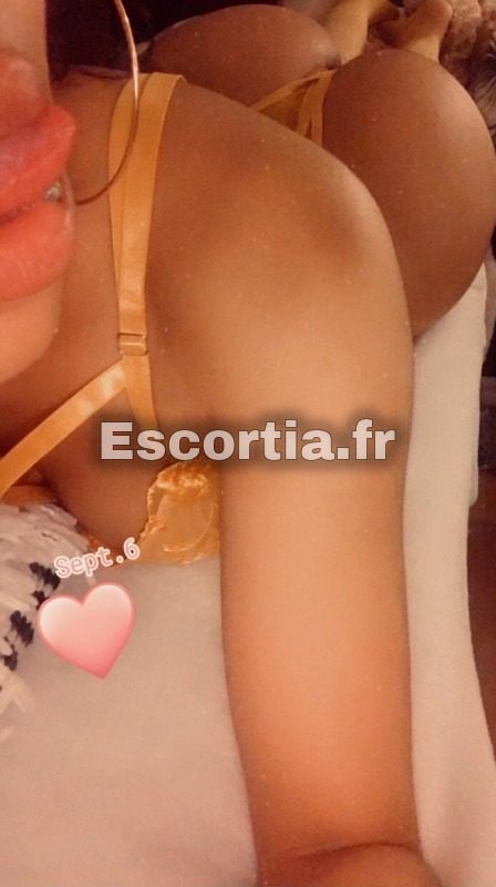 Shaynez FrancaiseGFE escort Brest