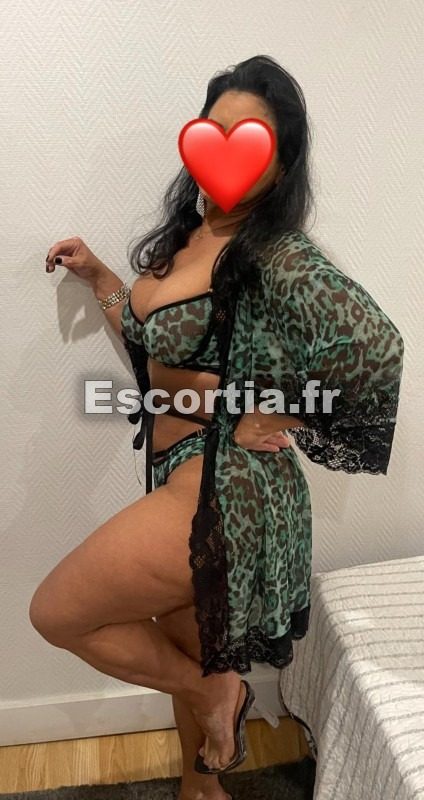 RUBY GROS SEINS escort Courbevoie