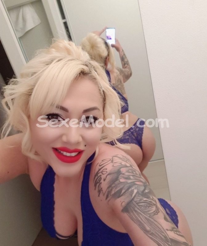 Sexy lady photo 2