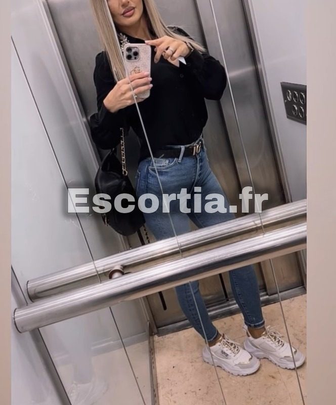 Celine Celi escort Bourg-en-bresse